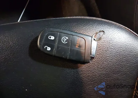 2018 Jeep Compass Altitude 4X4 из США, поврежденный, VIN 3C4NJDBB2JT453310